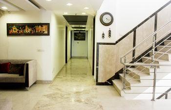 Oyo Premium Rajouri Garden Janta Market 뉴델리 외부 사진