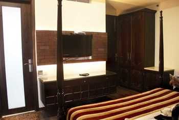 Oyo Premium Rajouri Garden Janta Market 뉴델리 외부 사진